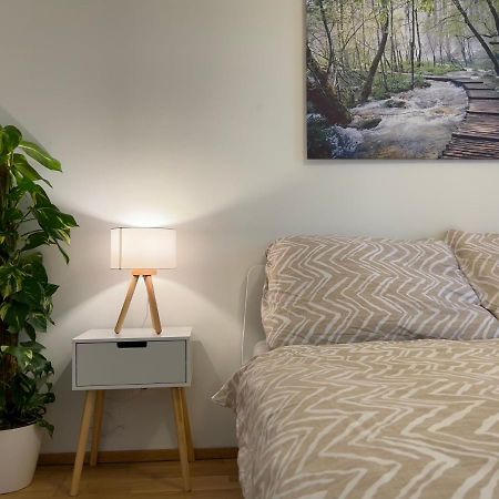 55 M2 Stylish Apartment With Balcony & Parking Wien Eksteriør bilde