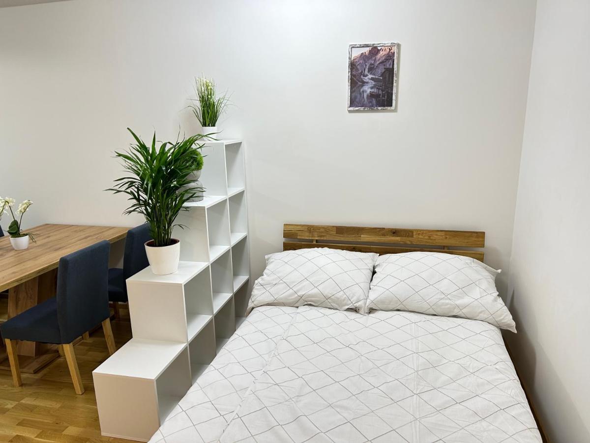 55 M2 Stylish Apartment With Balcony & Parking Wien Eksteriør bilde