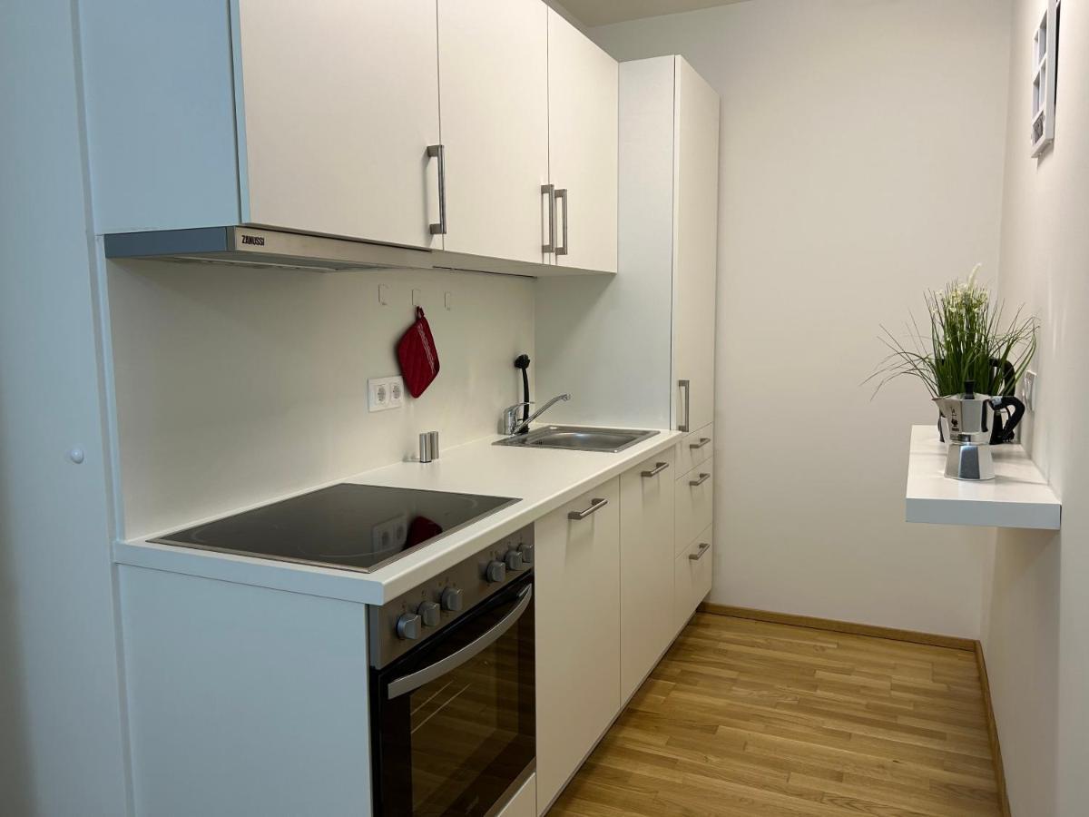 55 M2 Stylish Apartment With Balcony & Parking Wien Eksteriør bilde