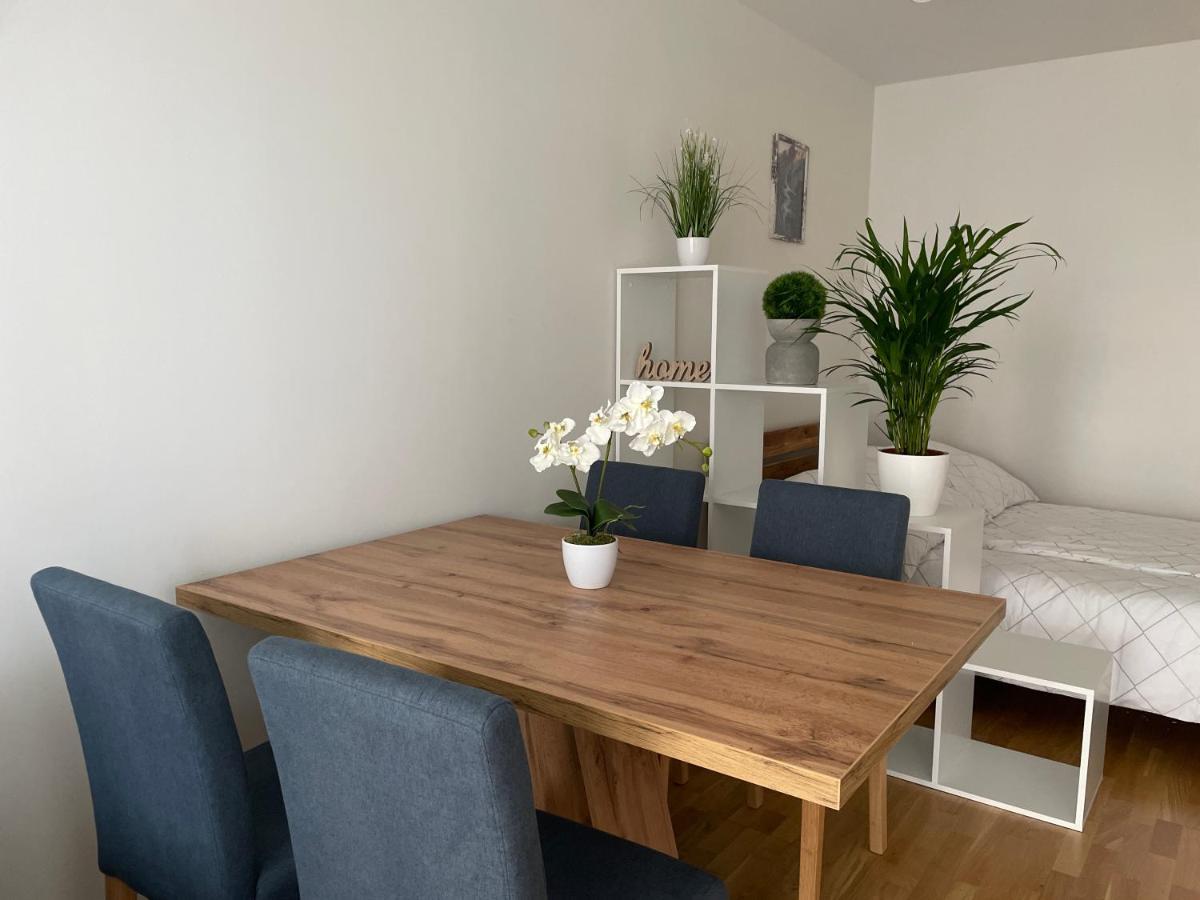 55 M2 Stylish Apartment With Balcony & Parking Wien Eksteriør bilde
